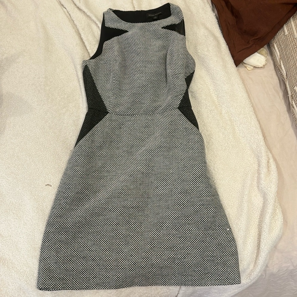 Banana Republic dress size 0 - black white design pockets! Business cocktail